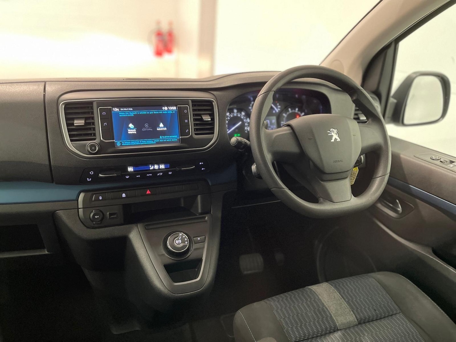 Used Peugeot Traveller 2020 for sale - 76399015: Photo 84