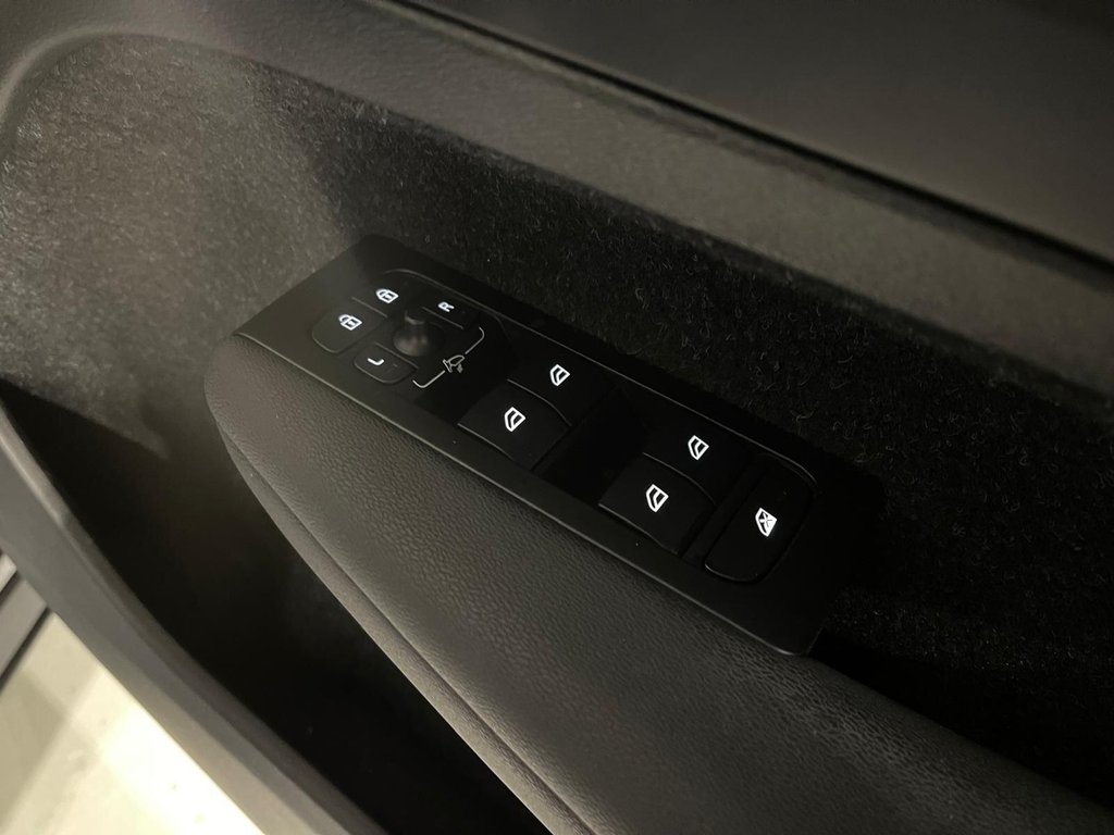 Used Volvo XC40 2020 for sale - 76797812: Photo 24