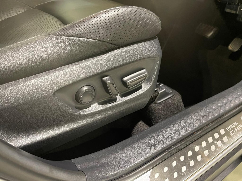 Used Toyota C-HR 2023 for sale - 76725080: Photo 23