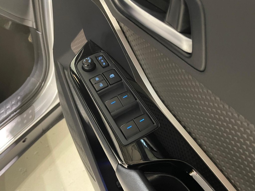 Used Toyota C-HR 2023 for sale - 76725080: Photo 26