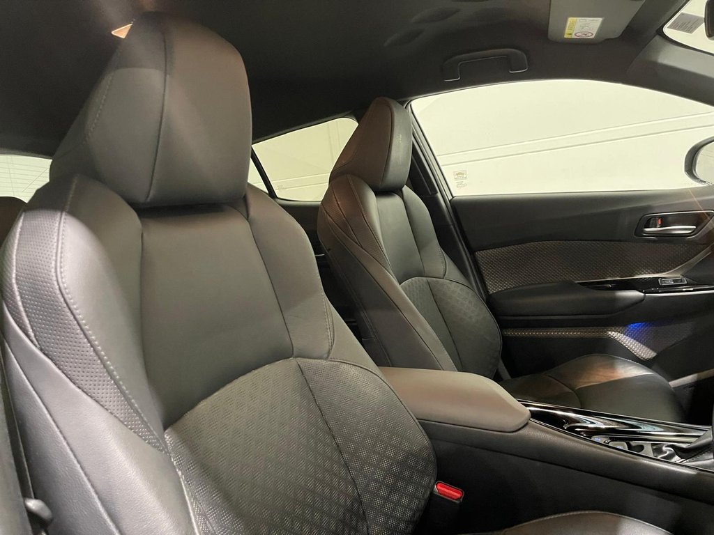 Used Toyota C-HR 2023 for sale - 76725080: Photo 28