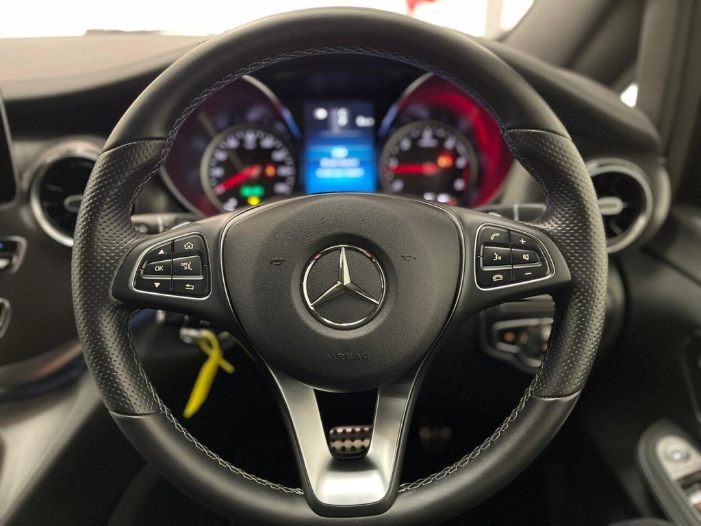 Used Mercedes-Benz V-Class 2022 for sale - 76481527: Photo 11