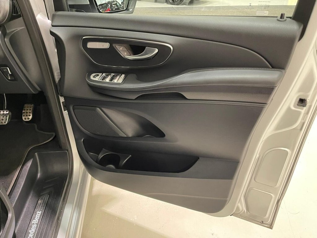 Used Mercedes-Benz V-Class 2022 for sale - 76481527: Photo 25
