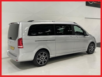 Used Mercedes-Benz V-Class 2022 for sale - 76481527: Photo