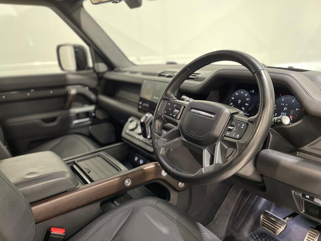 Used Land Rover Defender 130 2023 for sale - 76558882: Photo 12