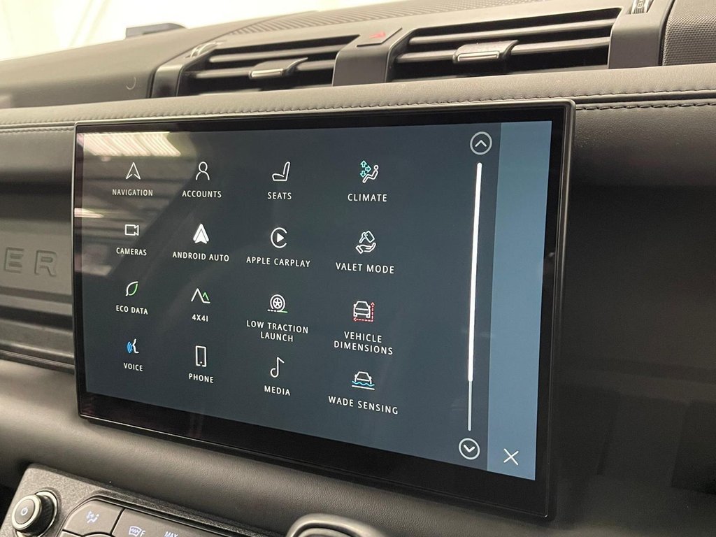 Used Land Rover Defender 130 2023 for sale - 76558882: Photo 21