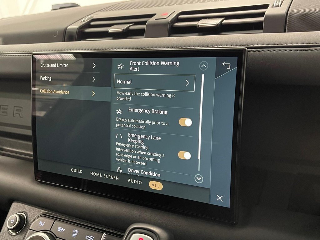 Used Land Rover Defender 130 2023 for sale - 76558882: Photo 22