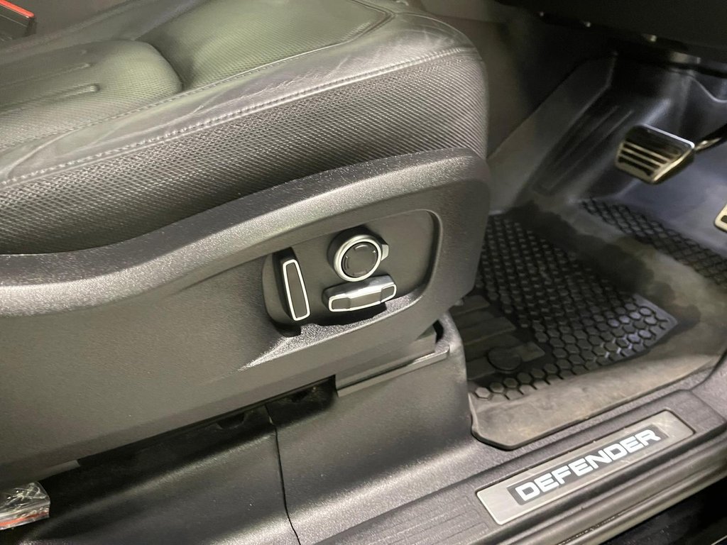 Used Land Rover Defender 130 2023 for sale - 76558882: Photo 31