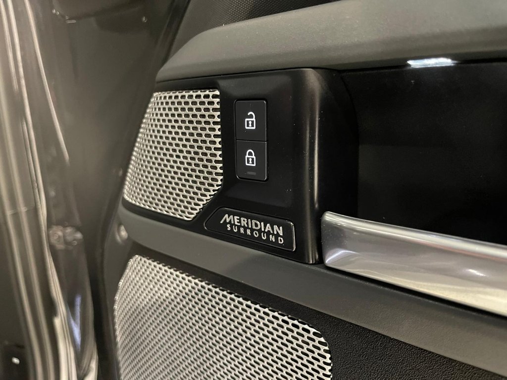 Used Land Rover Defender 130 2023 for sale - 76558882: Photo 33