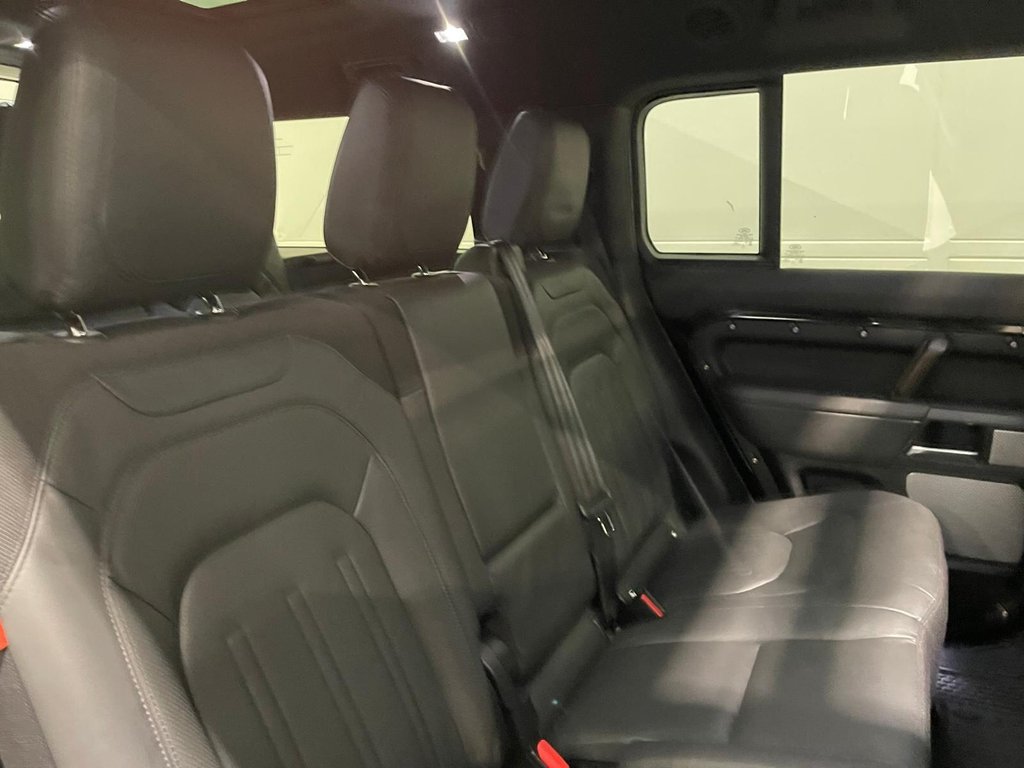 Used Land Rover Defender 130 2023 for sale - 76558882: Photo 44