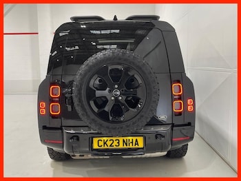 Used Land Rover Defender 130 2023 for sale - 76558882: Photo