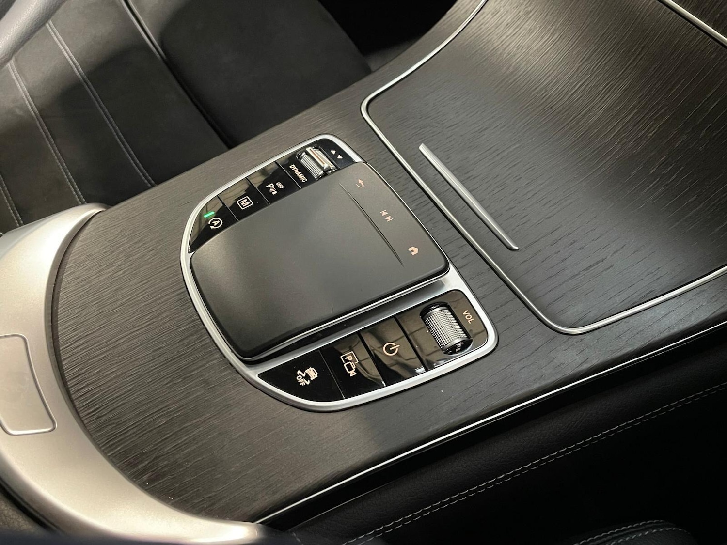 Used Mercedes-Benz GLC 2020 for sale - 76398984: Photo 31