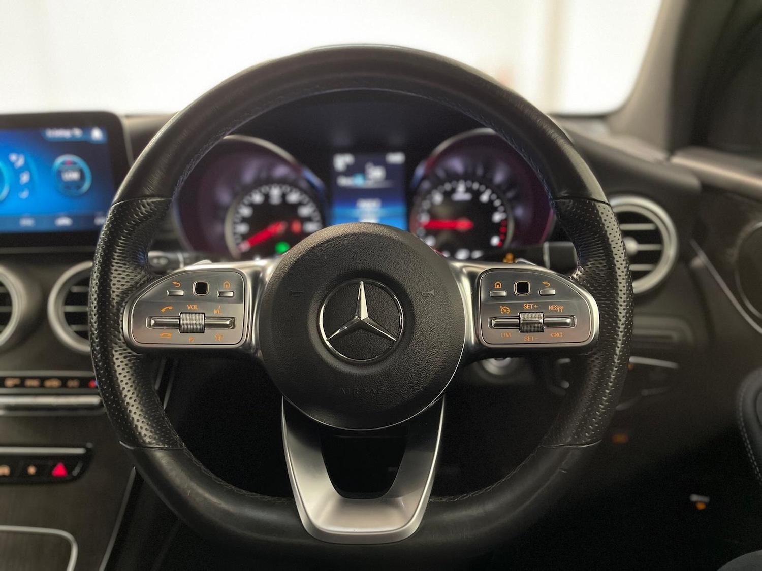 Used Mercedes-Benz GLC 2020 for sale - 76398984: Photo 72