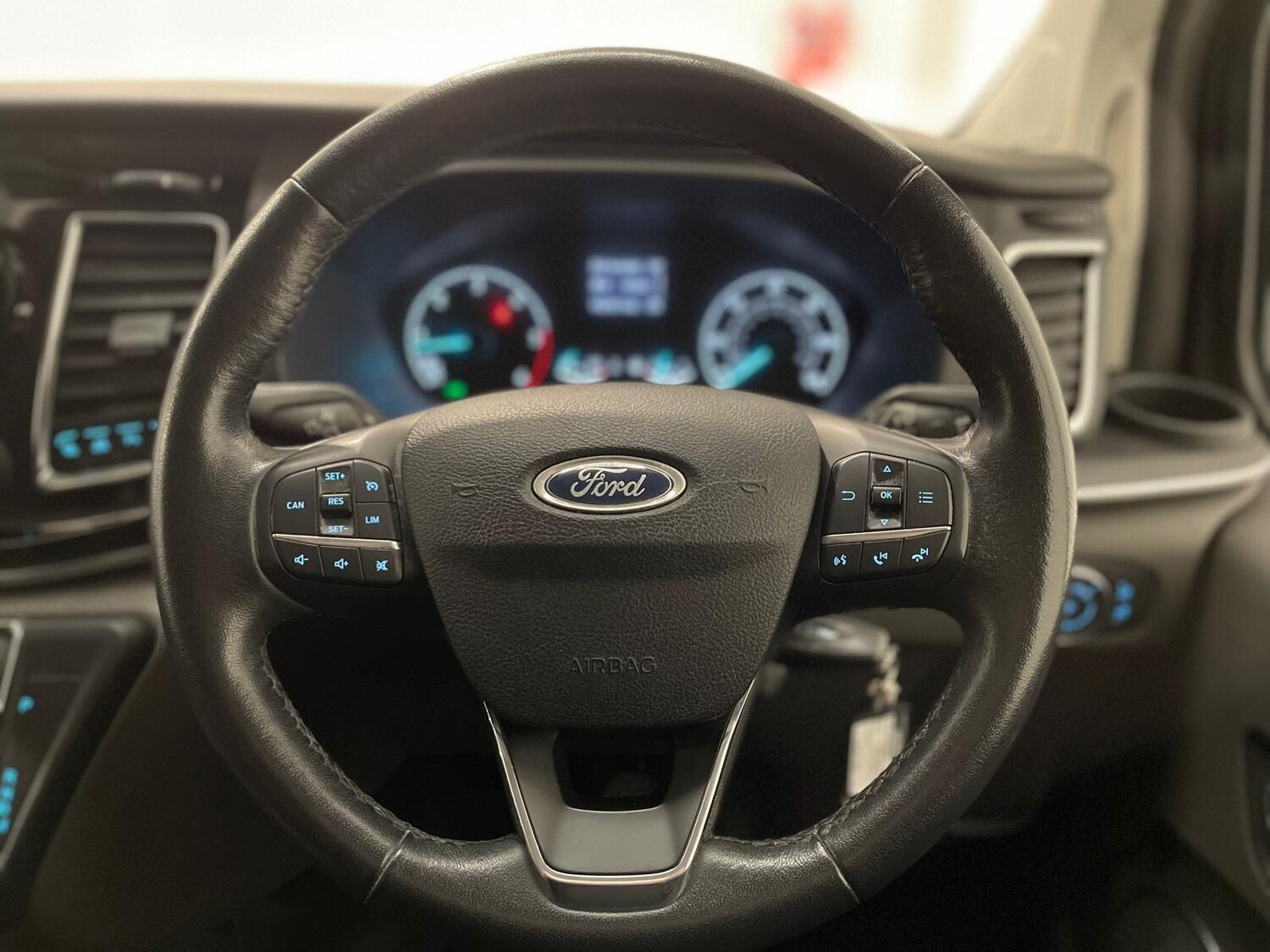 Used Ford Tourneo Custom 2020 for sale - 76398032: Photo 11