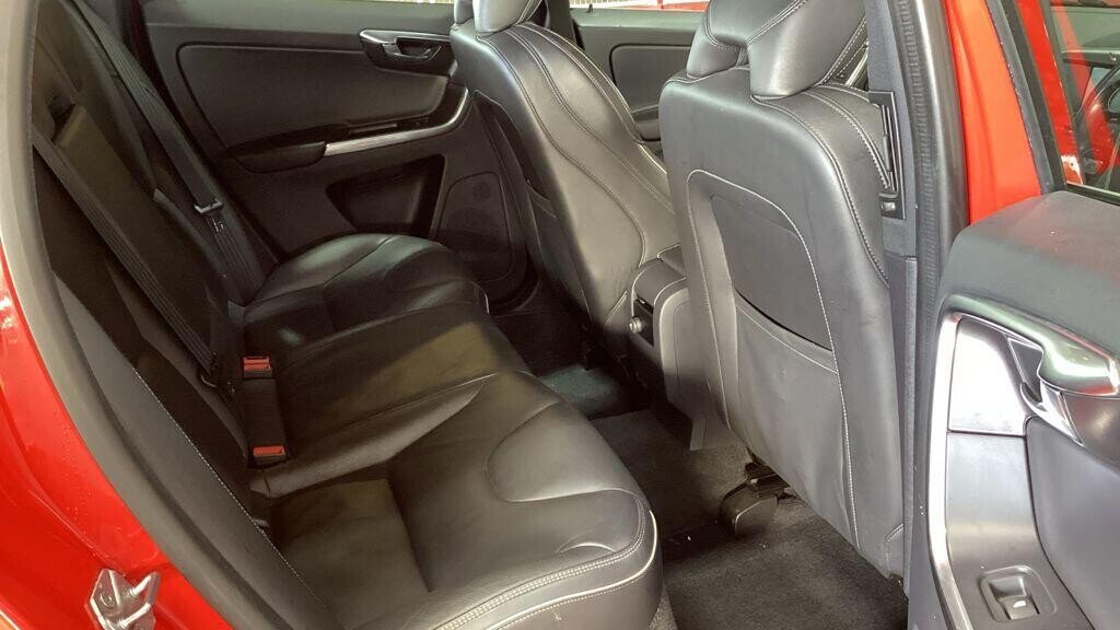 Used Volvo XC60 2017 for sale - 76481991: Photo 9