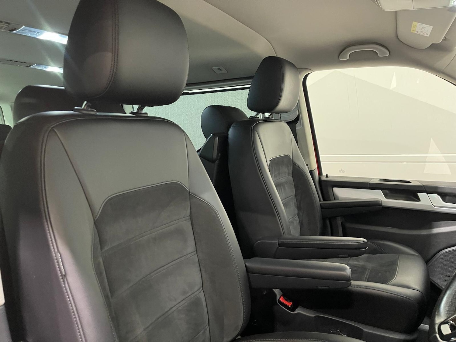 Used Volkswagen Caravelle 2017 for sale - 76399111: Photo 19