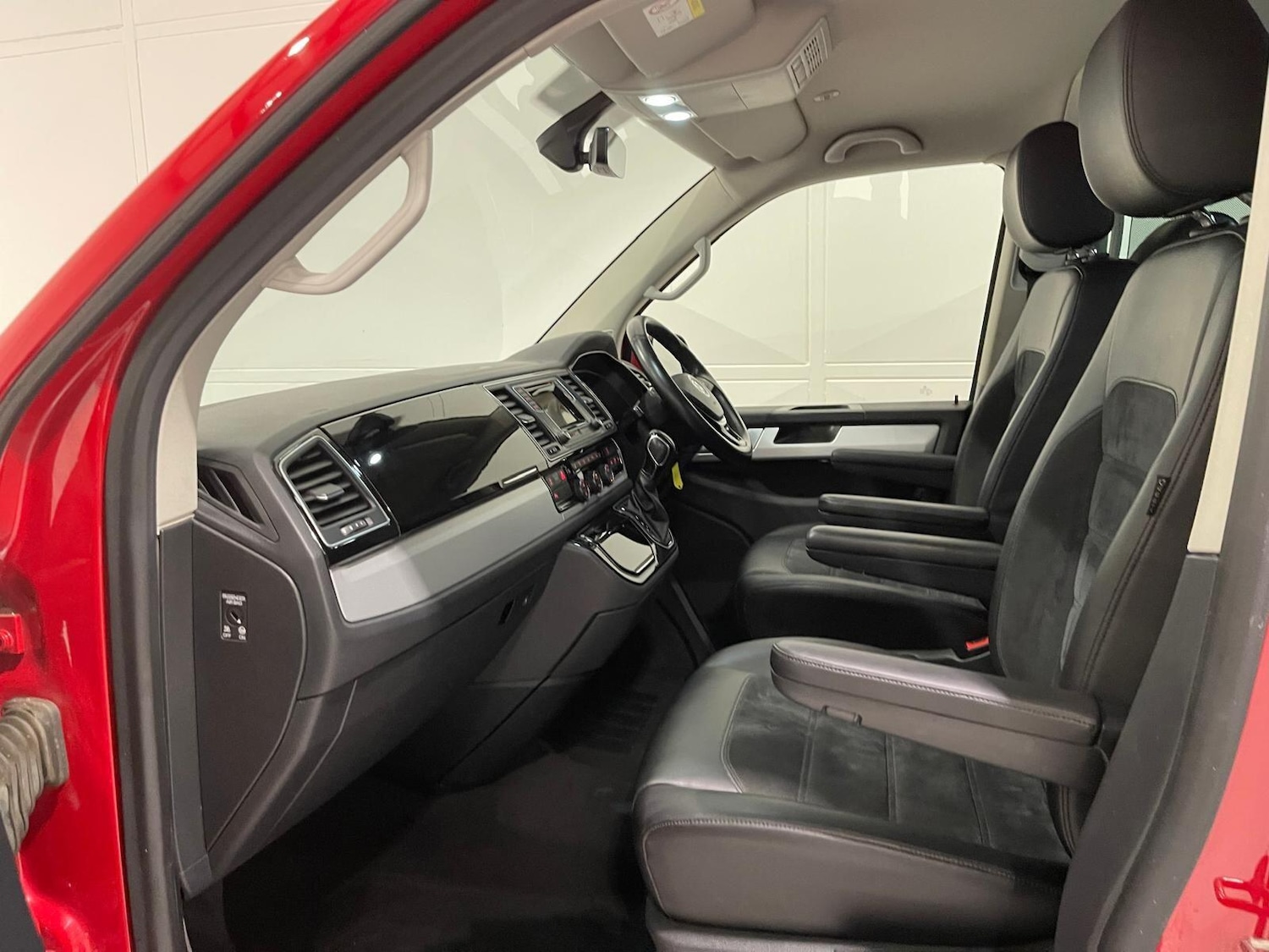 Used Volkswagen Caravelle 2017 for sale - 76399111: Photo 20