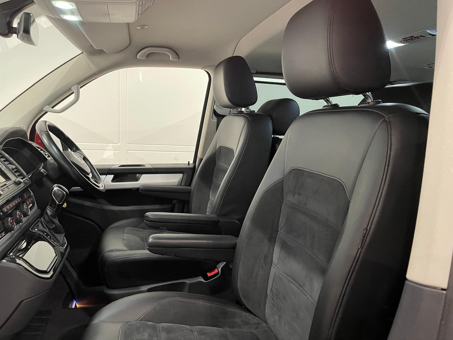 Used Volkswagen Caravelle 2017 for sale - 76399111: Photo 21