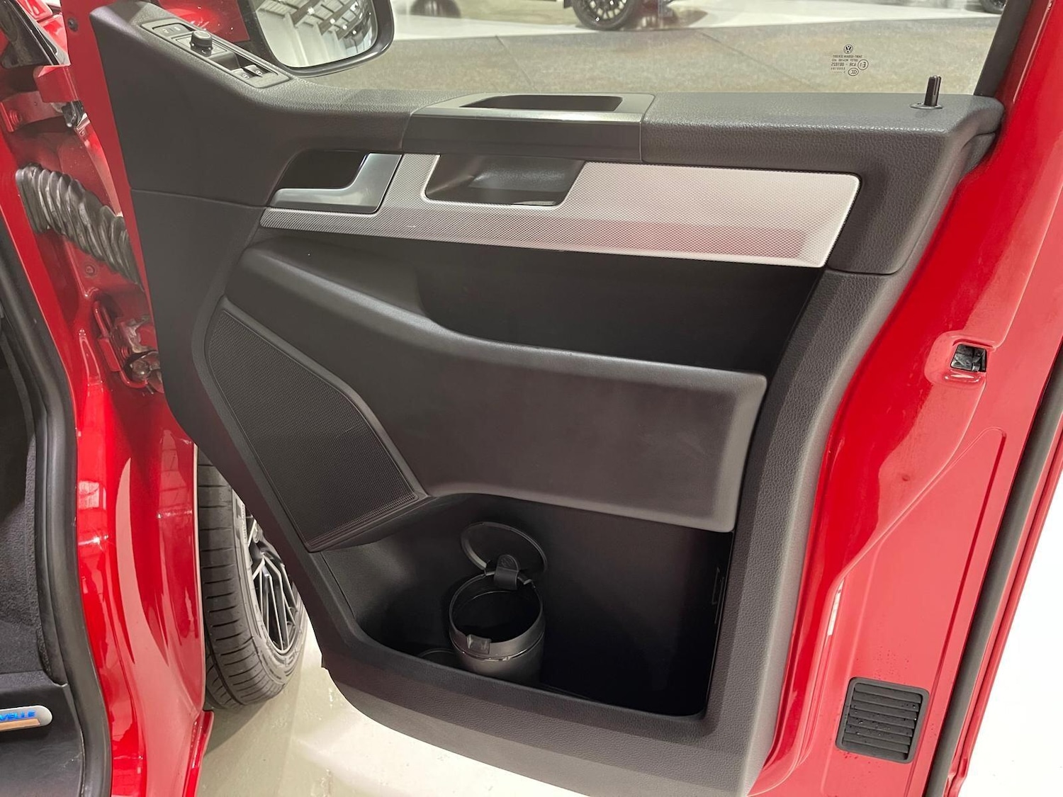 Used Volkswagen Caravelle 2017 for sale - 76399111: Photo 71