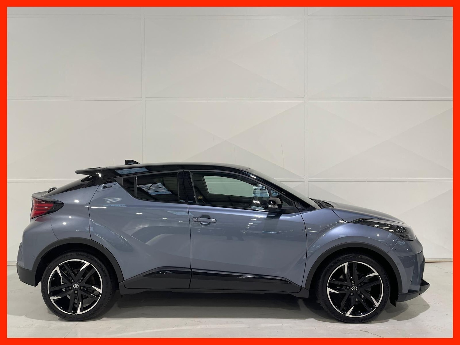 Used Toyota C-HR 2023 for sale - 76399302: Photo 2