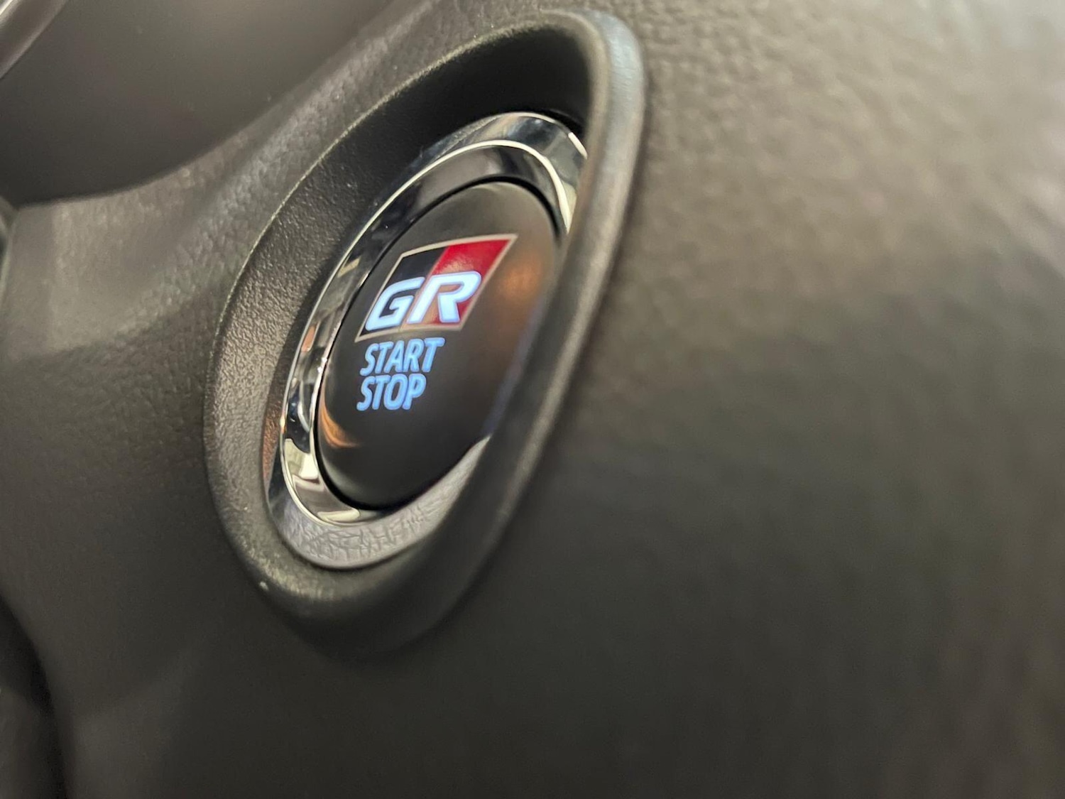 Used Toyota C-HR 2023 for sale - 76399302: Photo 22