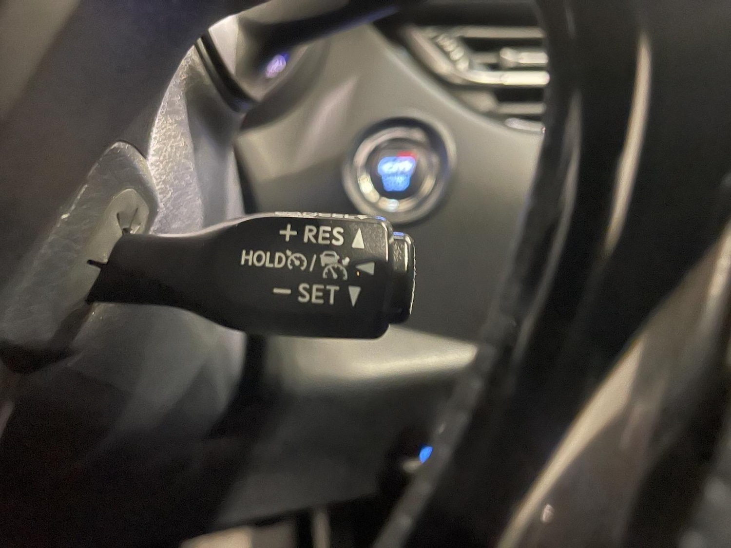 Used Toyota C-HR 2023 for sale - 76399302: Photo 25