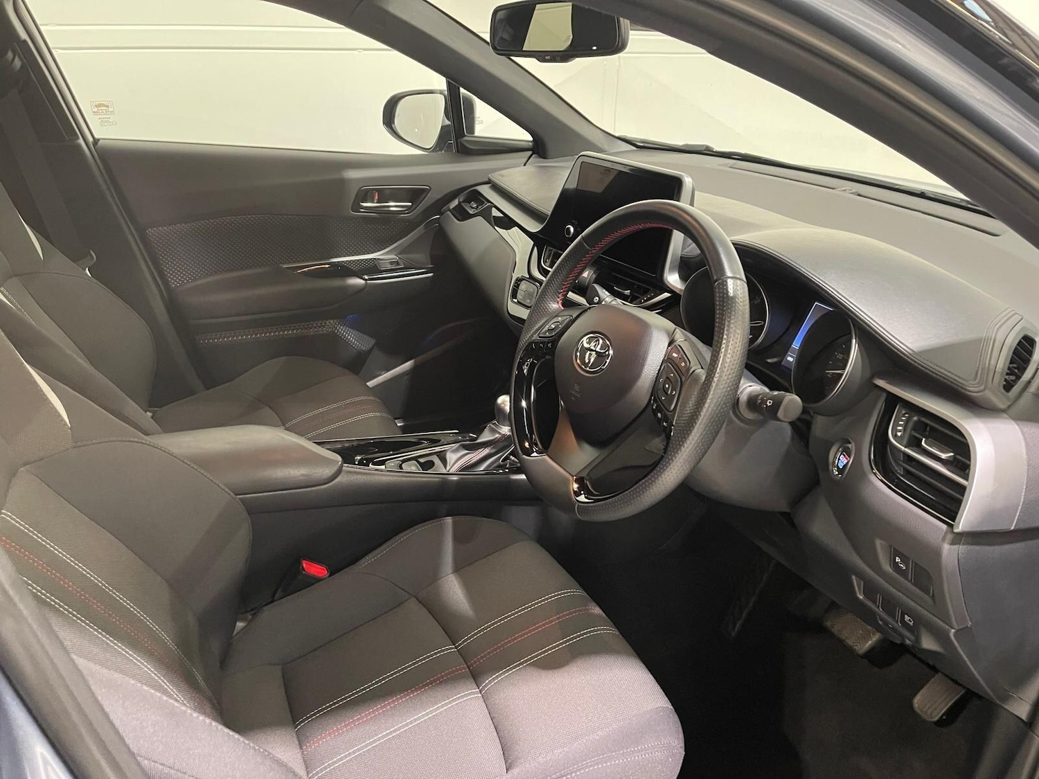 Used Toyota C-HR 2023 for sale - 76399302: Photo 31