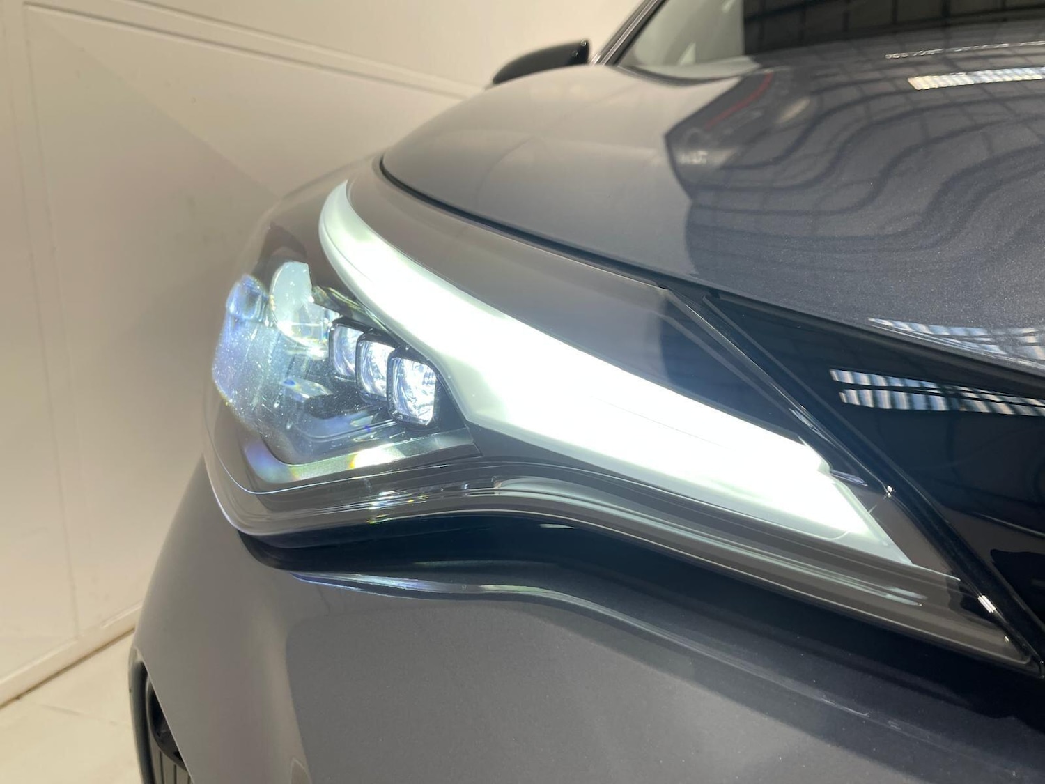 Used Toyota C-HR 2023 for sale - 76399302: Photo 42