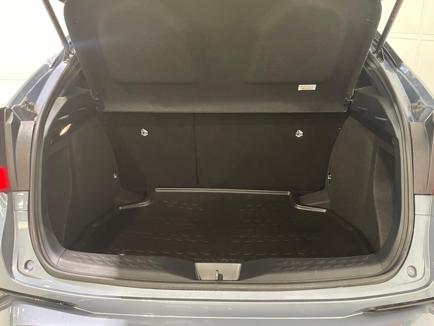 Used Toyota C-HR 2023 for sale - 76399302: Photo 49