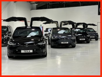 Used Tesla Model X 2020 for sale - 76481624: Photo