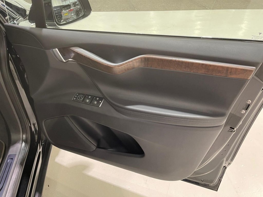 Used Tesla Model X 2020 for sale - 76481624: Photo 34