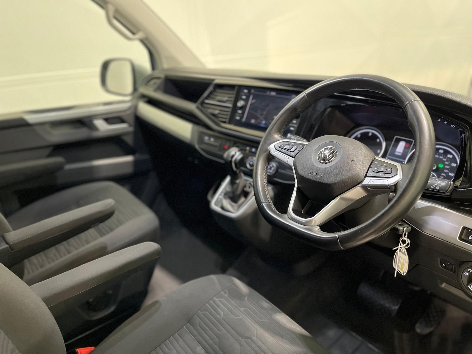 Used Volkswagen Caravelle 2020 for sale - 76397902: Photo 11