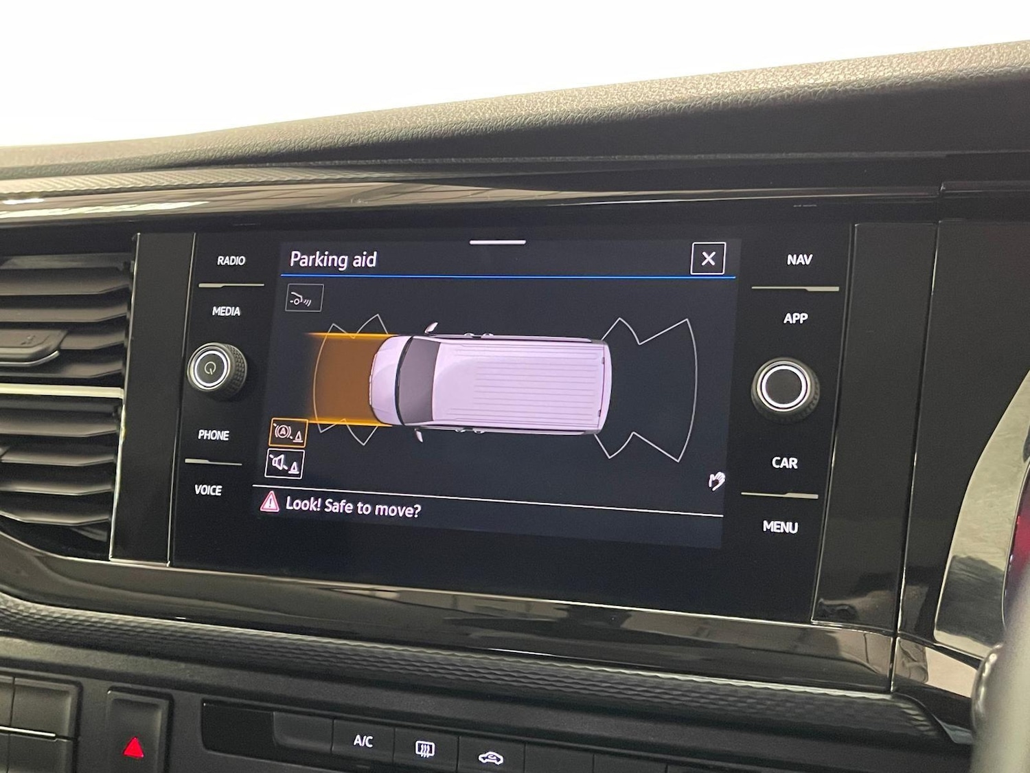 Used Volkswagen Caravelle 2020 for sale - 76397902: Photo 15