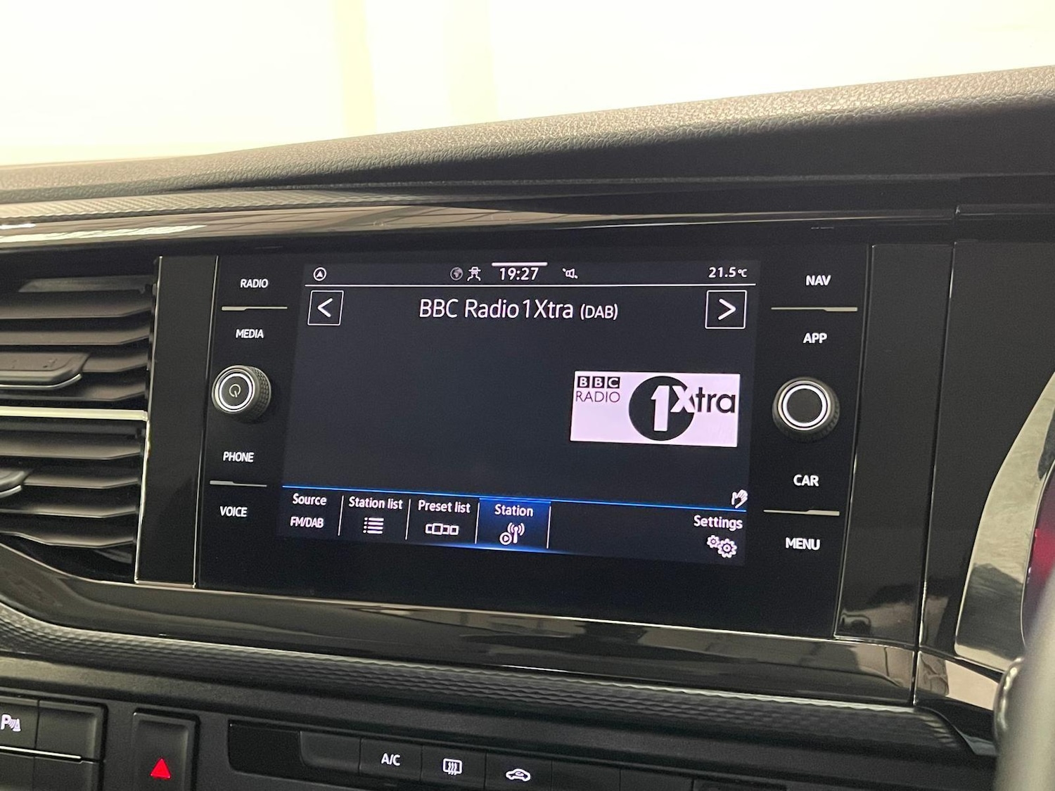 Used Volkswagen Caravelle 2020 for sale - 76397902: Photo 17