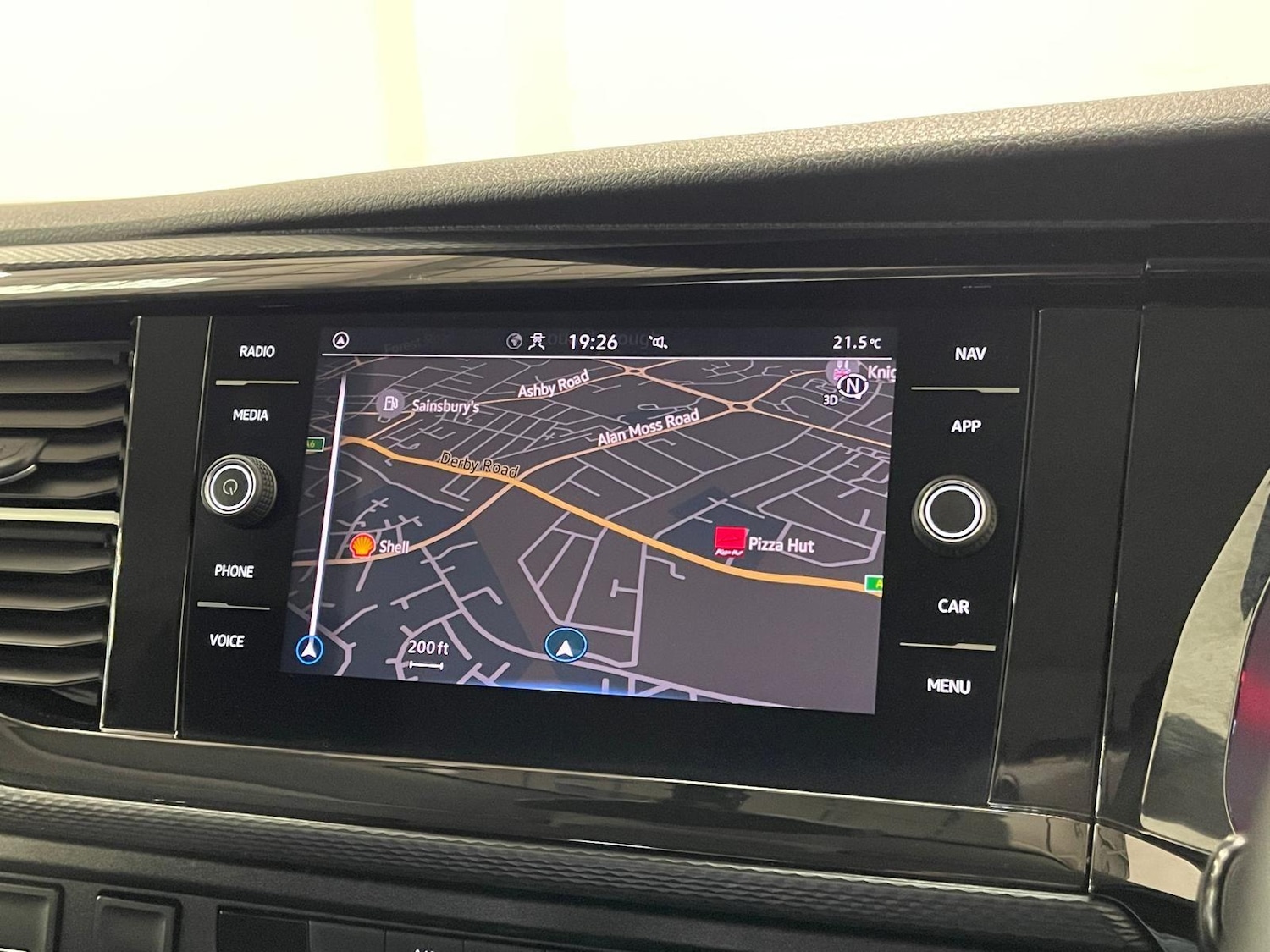 Used Volkswagen Caravelle 2020 for sale - 76397902: Photo 77