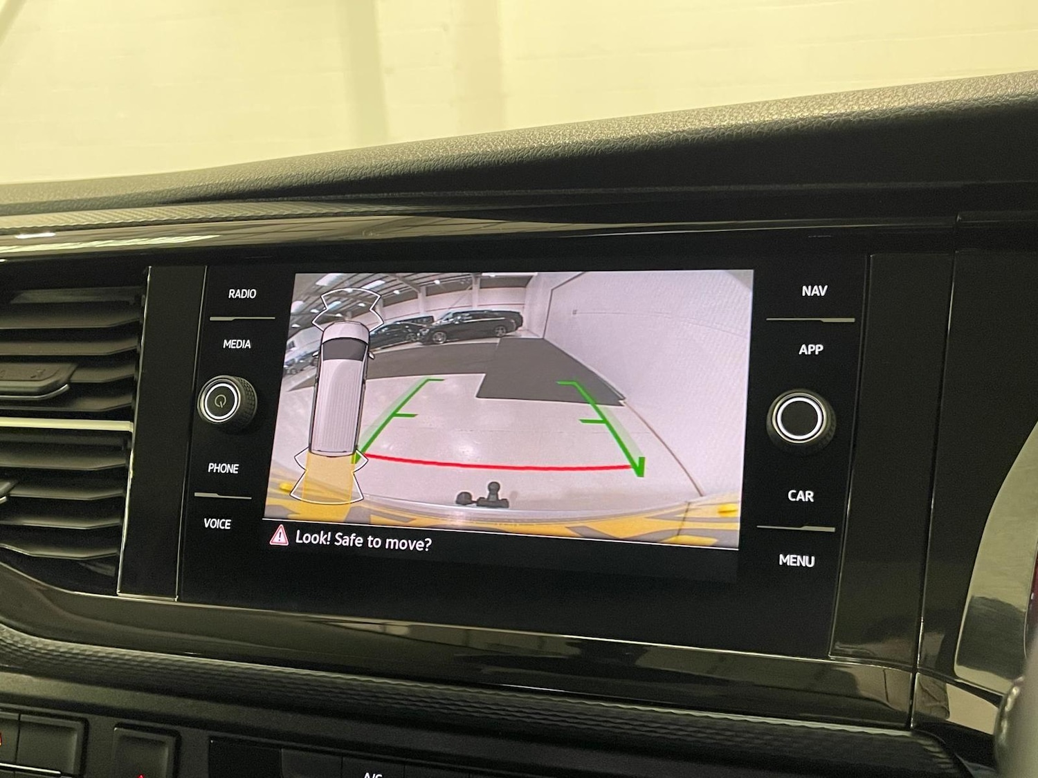 Used Volkswagen Caravelle 2020 for sale - 76397902: Photo 78