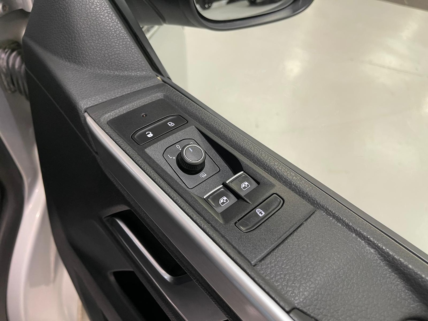 Used Volkswagen Caravelle 2020 for sale - 76397902: Photo 90