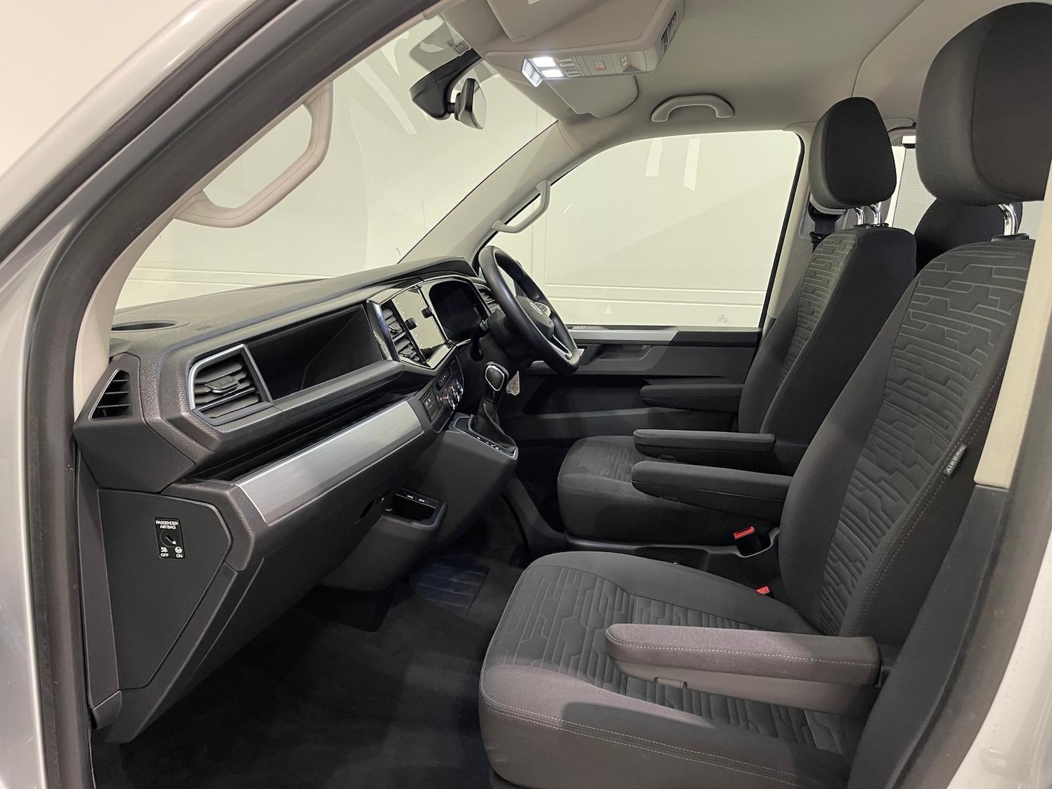 Used Volkswagen Caravelle 2020 for sale - 76397902: Photo 95