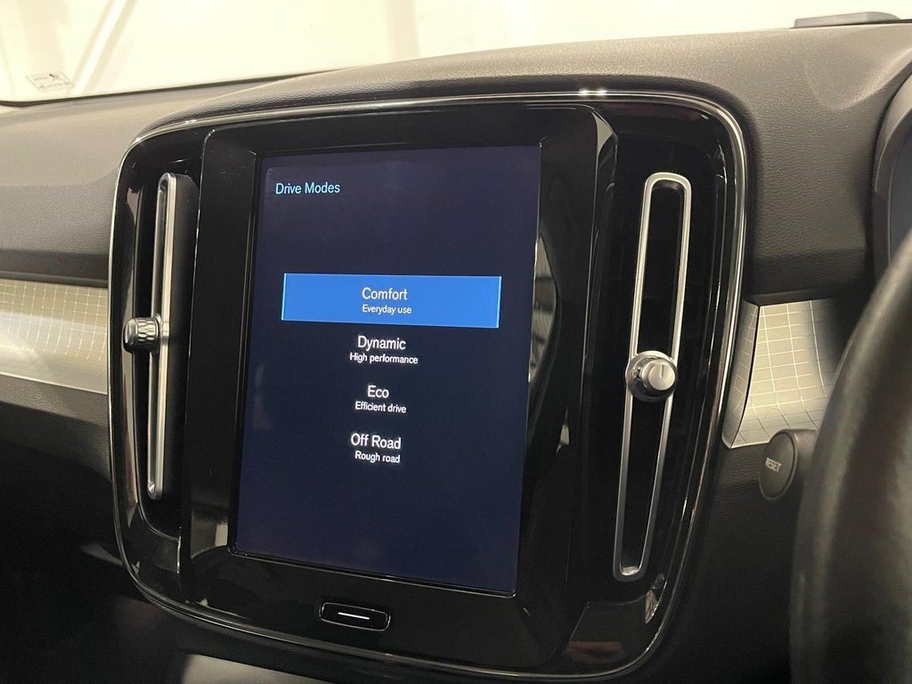 Used Volvo XC40 2020 for sale - 76923141: Photo 13