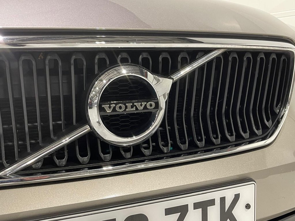 Used Volvo XC40 2020 for sale - 76923141: Photo 41