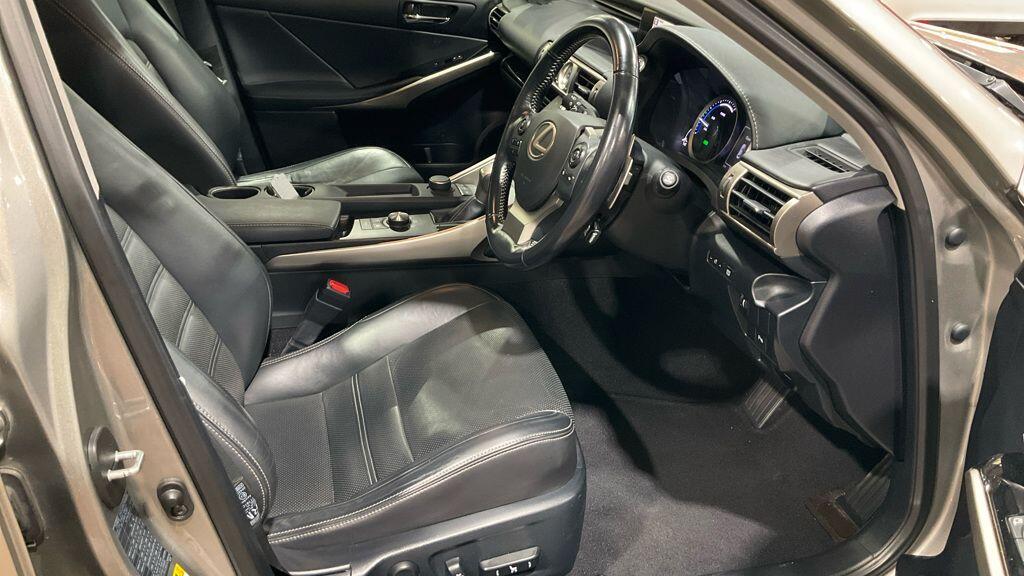 Used Lexus IS 2016 for sale - 76399262: Photo 9