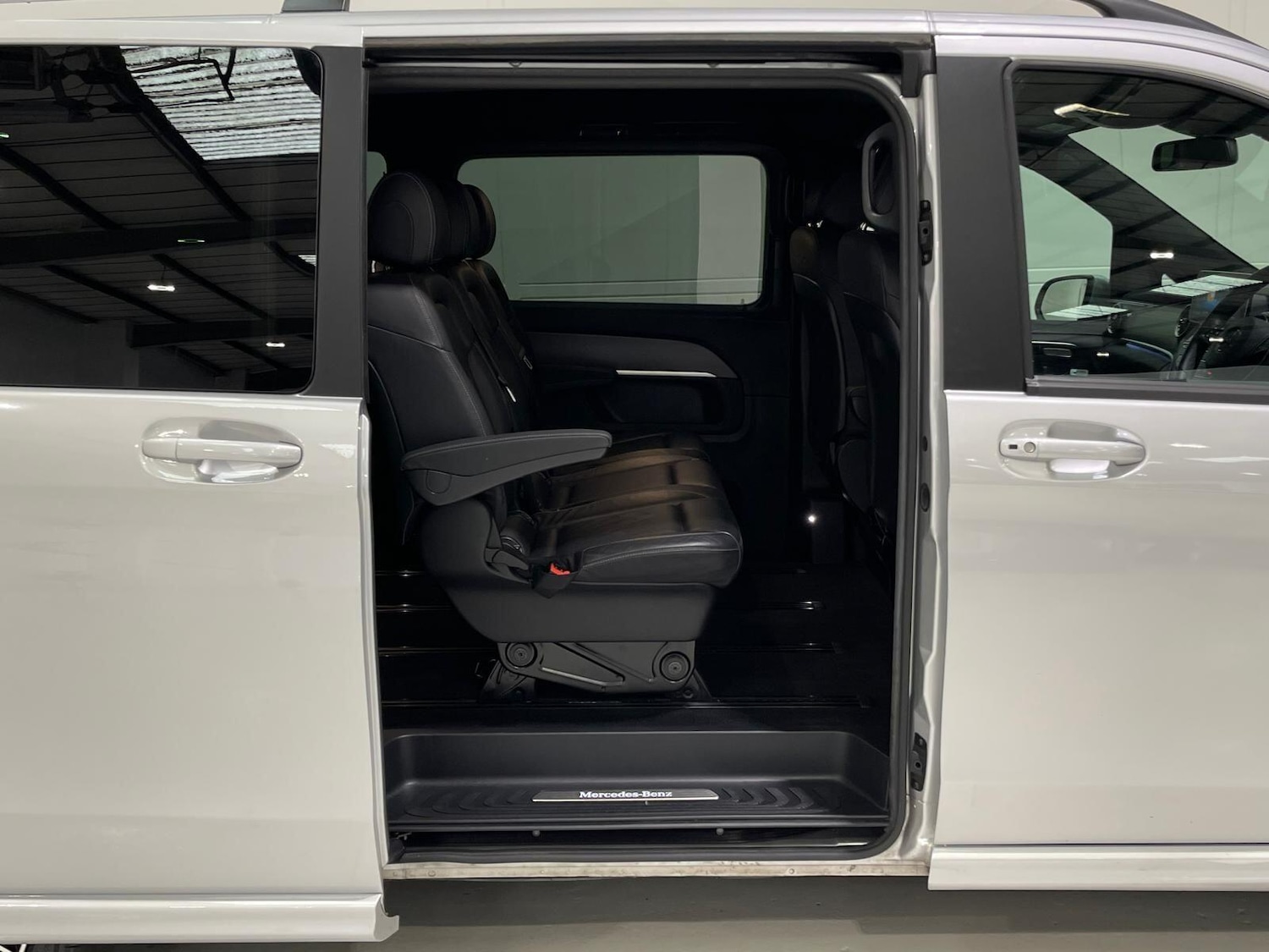 Used Mercedes-Benz V-Class 2022 for sale - 76398214: Photo 100