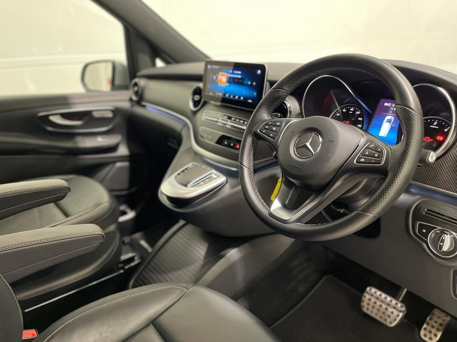 Used Mercedes-Benz V-Class 2022 for sale - 76398214: Photo 12