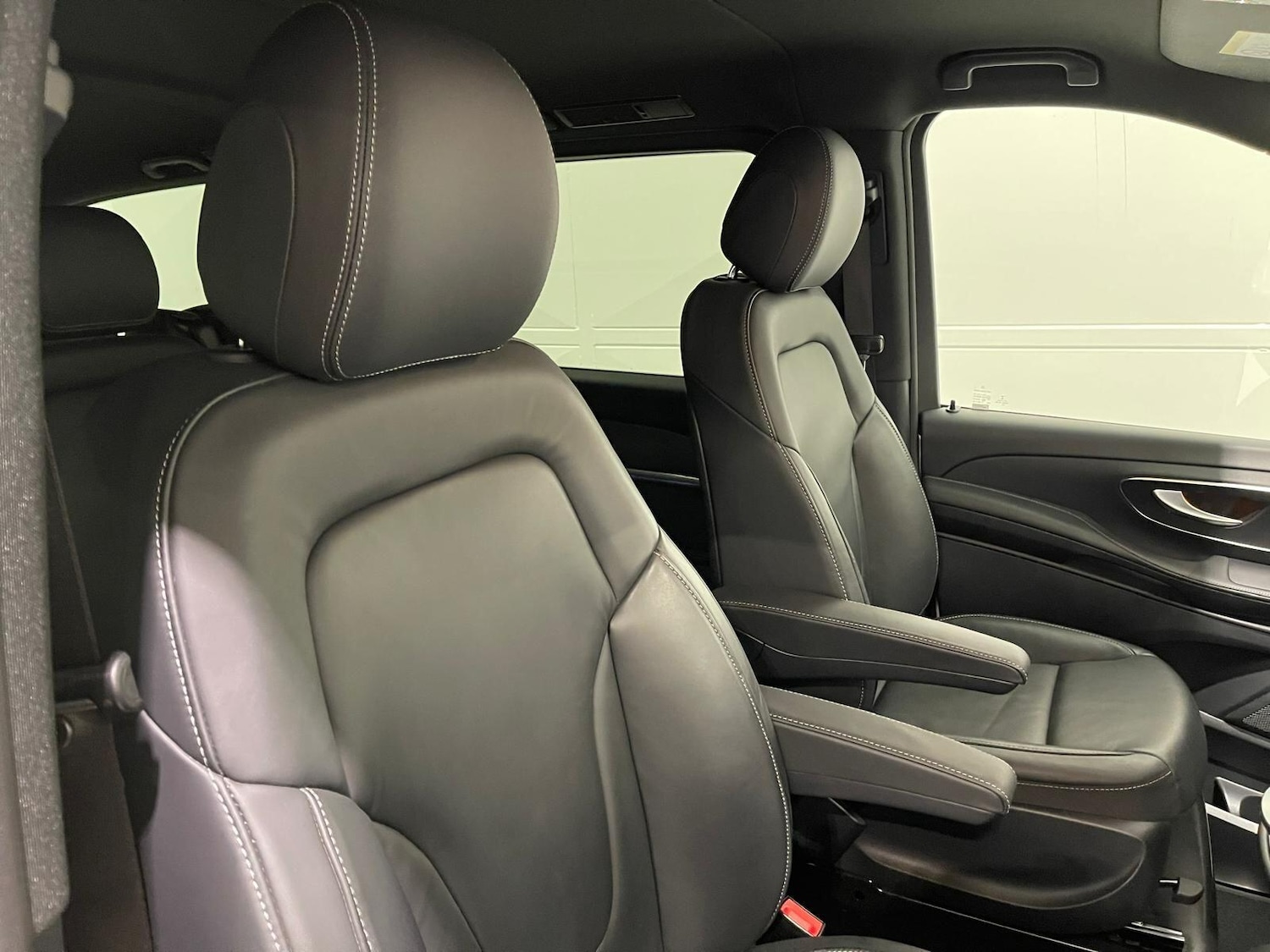 Used Mercedes-Benz V-Class 2022 for sale - 76398214: Photo 29