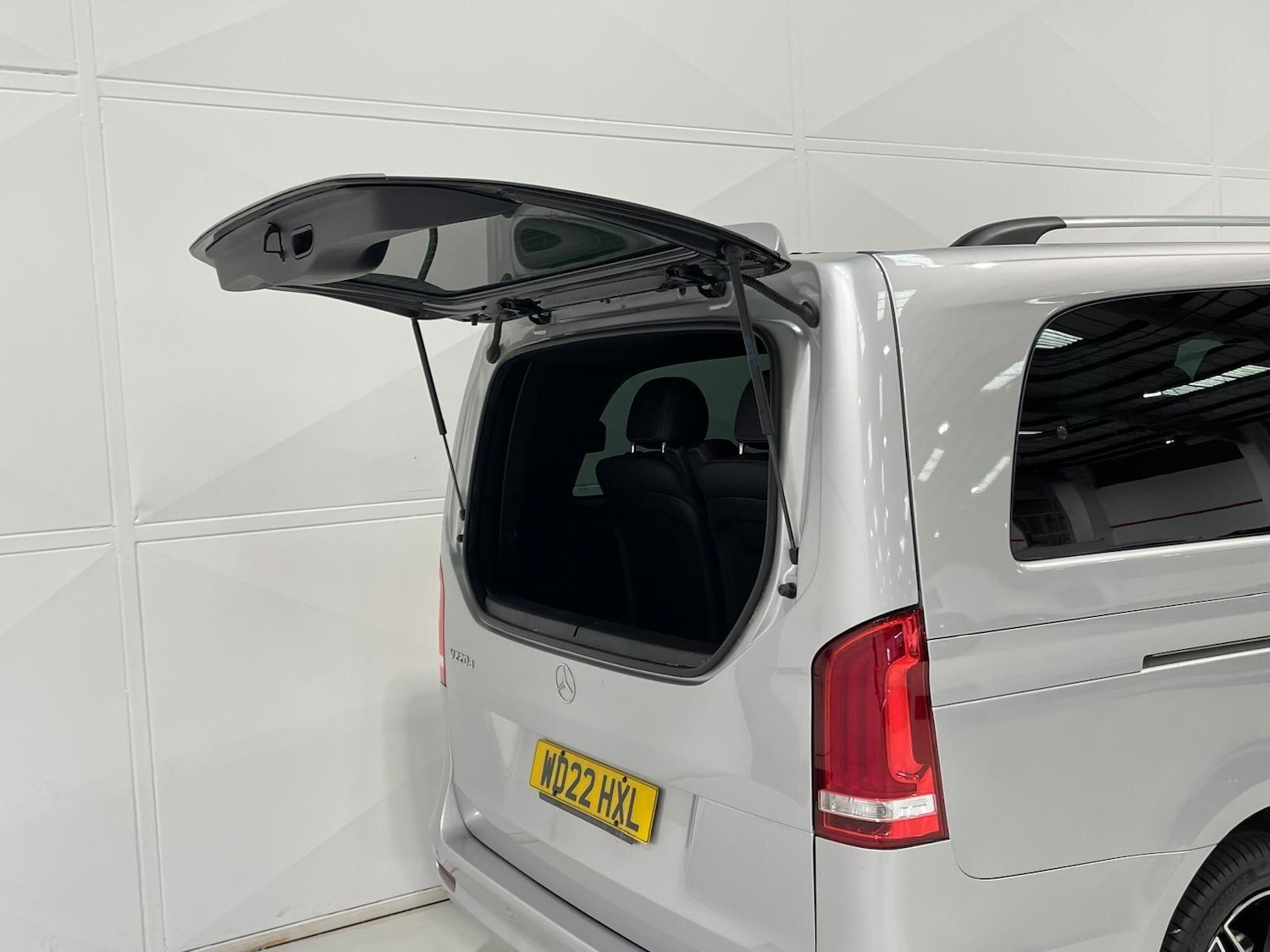 Used Mercedes-Benz V-Class 2022 for sale - 76398214: Photo 54