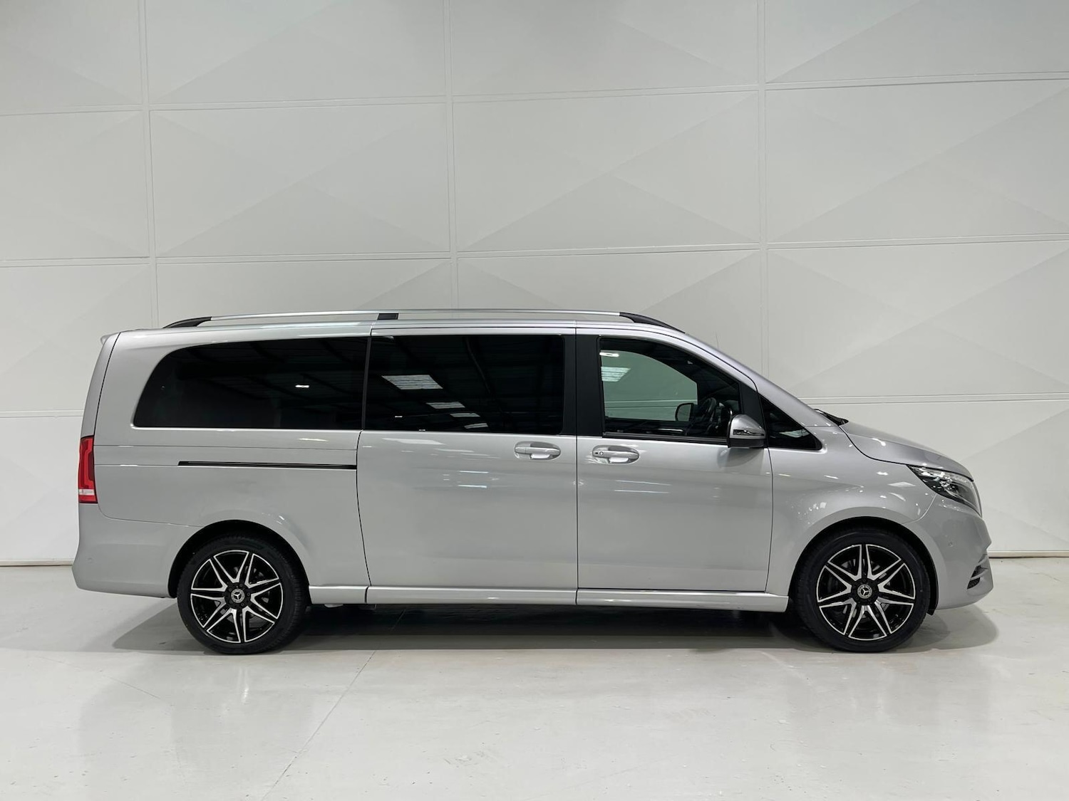 Used Mercedes-Benz V-Class 2022 for sale - 76398214: Photo 68