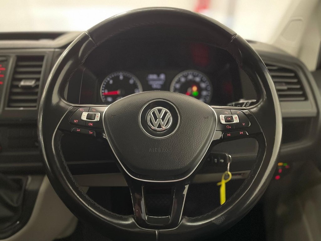 Used Volkswagen Transporter 2018 for sale - 77463703: Photo 11