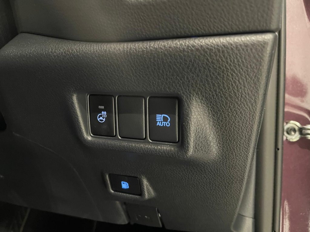 Used Toyota C-HR 2022 for sale - 76655441: Photo 22