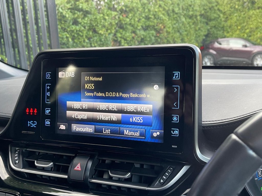 Used Toyota C-HR 2017 for sale - 76797826: Photo 12