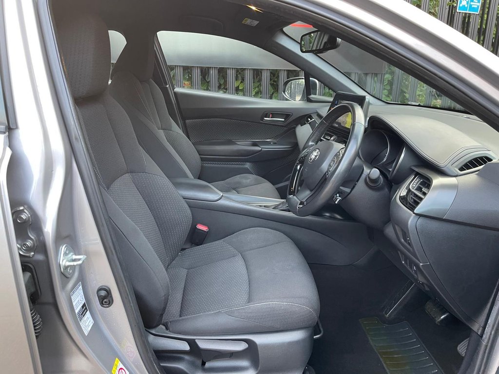 Used Toyota C-HR 2017 for sale - 76797826: Photo 16